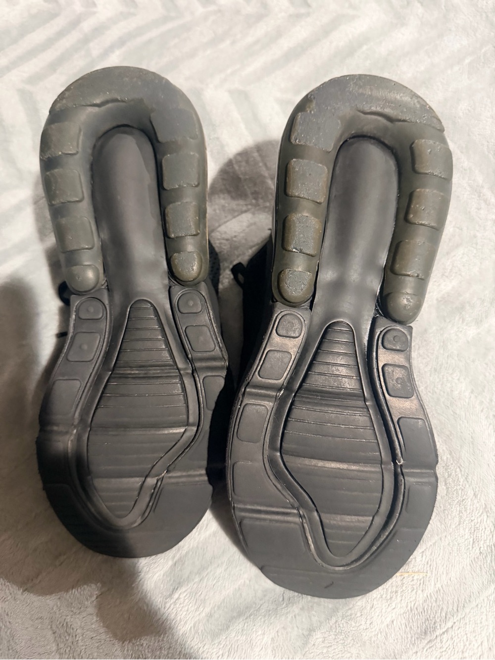 Nike Men's Black and Gray Running Sneakers